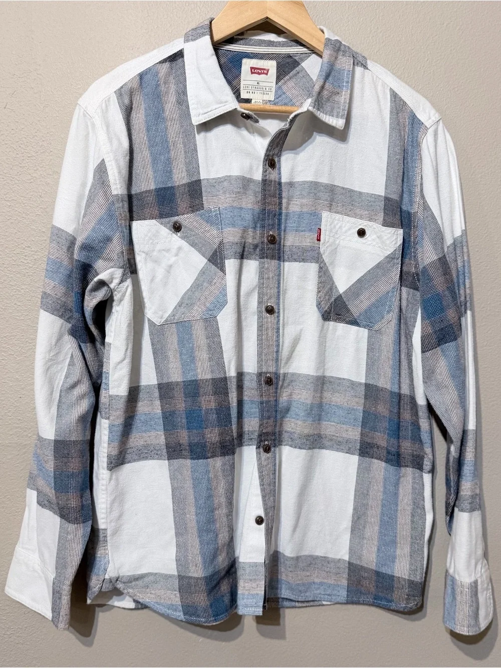 Levi's XL White, Blue & Gray Plaid Long-Sleeve Button-Up Shirt